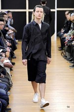 コム デ ギャルソン・シャツ 2014-15年秋冬コレクション - 黒と時代に染められた“中世”｜写真14