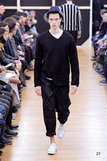 コム デ ギャルソン・シャツ 2014-15年秋冬コレクション - 黒と時代に染められた“中世”｜写真21