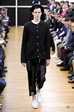 コム デ ギャルソン・シャツ 2014-15年秋冬コレクション - 黒と時代に染められた“中世”｜写真22