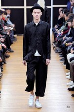 コム デ ギャルソン・シャツ 2014-15年秋冬コレクション - 黒と時代に染められた“中世”｜写真33