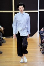 コム デ ギャルソン・シャツ 2014-15年秋冬コレクション - 黒と時代に染められた“中世”｜写真34