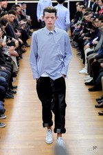 コム デ ギャルソン・シャツ 2014-15年秋冬コレクション - 黒と時代に染められた“中世”｜写真37