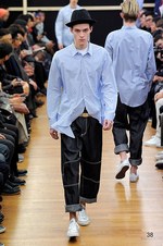 コム デ ギャルソン・シャツ 2014-15年秋冬コレクション - 黒と時代に染められた“中世”｜写真38