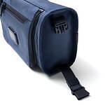 ソフネット×トゥミのトラベルバッグ“シューズ用ポケット”付トート、ネイビーカモフラージュの内装で｜写真5