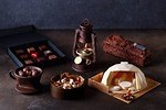 パレスホテル東京のバレンタイン23年、“火を灯した”ランタンショコラ＆グランピングテント型ショコラ