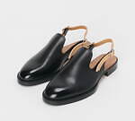 エンダースキーマの新作シューズ、“花咲く”2WAYパンプスや“カマボコソール”の厚底レザーサンダル｜写真6