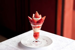 資生堂パーラーから大粒の苺を贅沢に使用した期間限定スイーツが登場|写真2