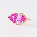 ”まるでリップ”なピアス＆煌めくダイヤの唇型リング、ミカジュエリーの新宿限定ストアで｜写真2