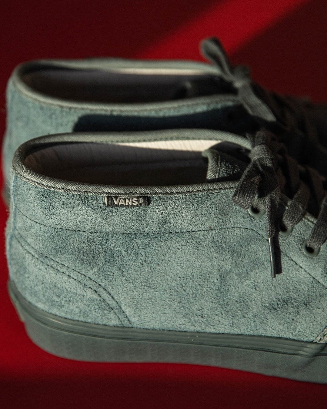 VANS“海の色”をイメージしたグラデカラースニーカー、ピルグリム サーフ＋サプライ別注で｜写真3