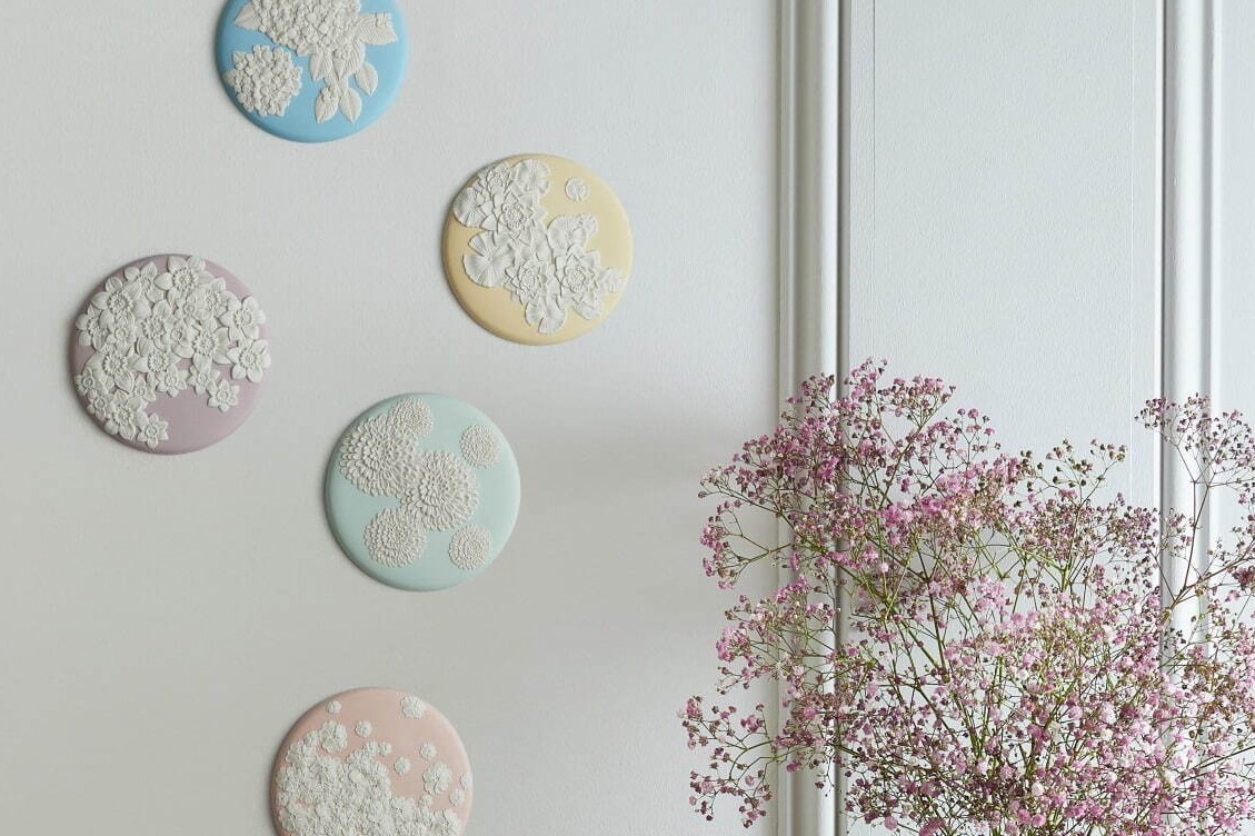 ウェッジウッド”季節の花”モチーフのウォールアートセット、春イメージのサクラソウや初夏の紫陽花