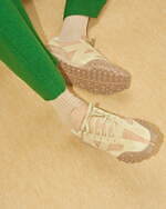 オーラリー(AURALEE), ニューバランス(New Balance) XC72｜写真2