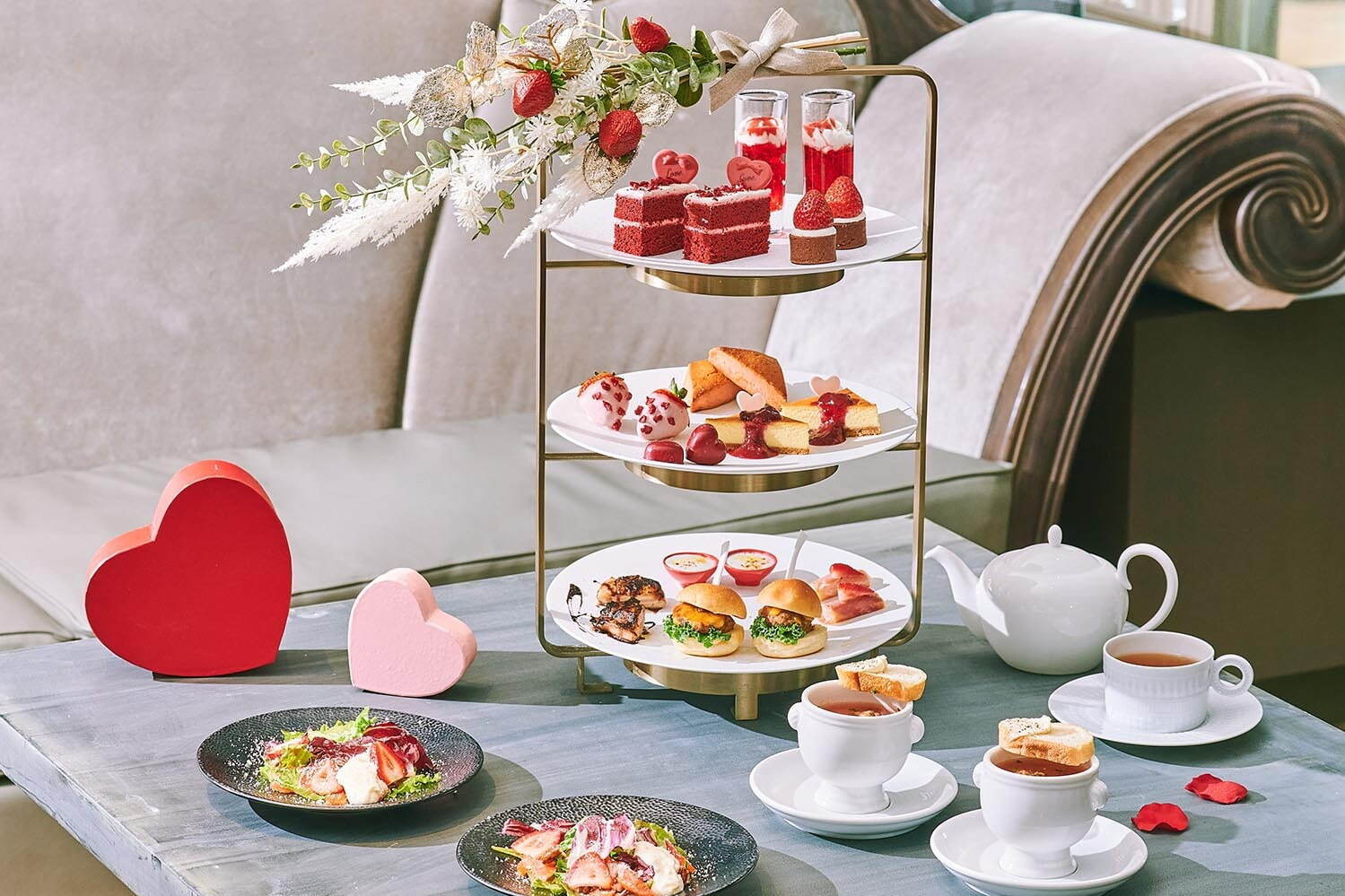 GREEN｜ザ ストリングス 表参道「ストロベリー・レッド アフタヌーンティー」苺が主役の多彩なスイーツを堪能