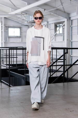 リヒト・ベシュトレーベン(Licht Bestreben) 2023年春夏ウィメンズ&メンズコレクション  - 写真2