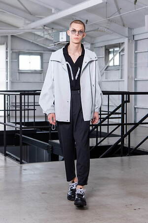 リヒト・ベシュトレーベン(Licht Bestreben) 2023年春夏ウィメンズ&メンズコレクション  - 写真3