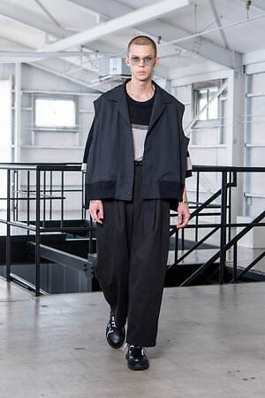 リヒト・ベシュトレーベン(Licht Bestreben) 2023年春夏ウィメンズ&メンズコレクション  - 写真9