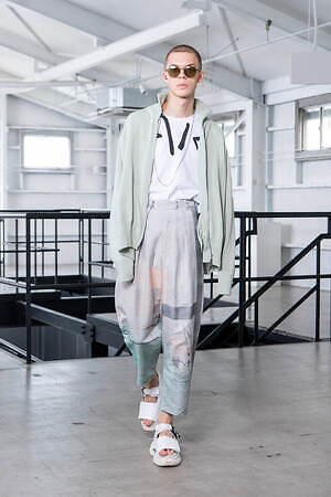 リヒト・ベシュトレーベン(Licht Bestreben) 2023年春夏ウィメンズ&メンズコレクション  - 写真21