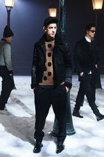 アミ アレクサンドル マテュッシ 2014-15年秋冬コレクション - パリにたたずむ男たち｜写真18