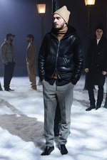 アミ アレクサンドル マテュッシ 2014-15年秋冬コレクション - パリにたたずむ男たち｜写真19