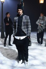 アミ アレクサンドル マテュッシ 2014-15年秋冬コレクション - パリにたたずむ男たち｜写真30