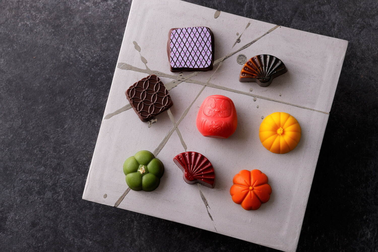 美人画｜ホテル雅叙園東京2023年バレンタイン、梅やダルマなど縁起物を表現した“和”ショコラ