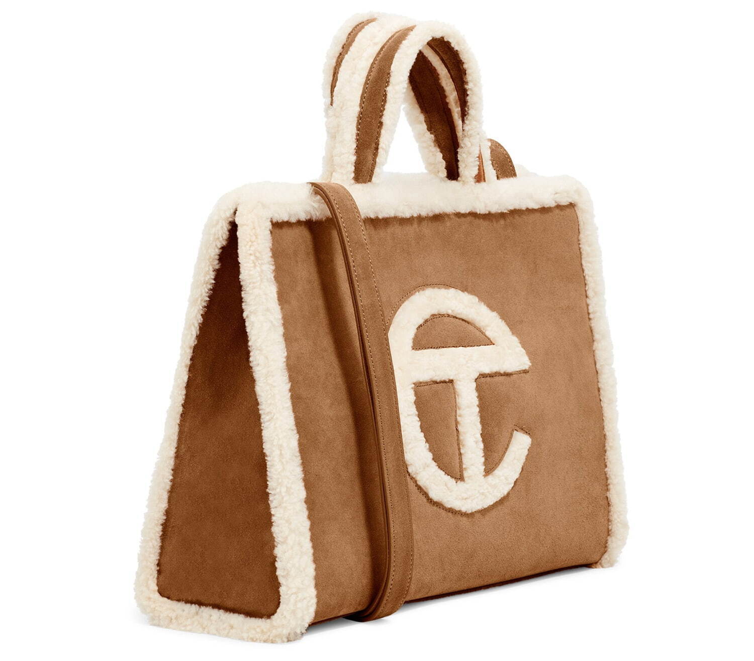 UGG×テルファーのコラボバッグ再販、シープスキン＆スエードの“ロゴ入り”バッグ｜写真10