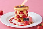 ザ ストリングス表参道、完熟苺を味わうパンケーキ×ミルフィーユのハイブリッドスイーツ