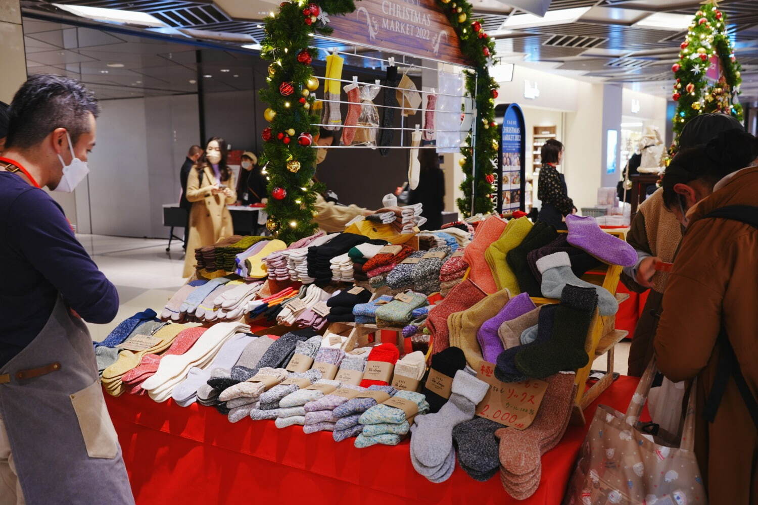 東京ミッドタウン八重洲のクリスマスマーケット、カヌレ＆シュトーレンなど12店舗が集結｜写真27