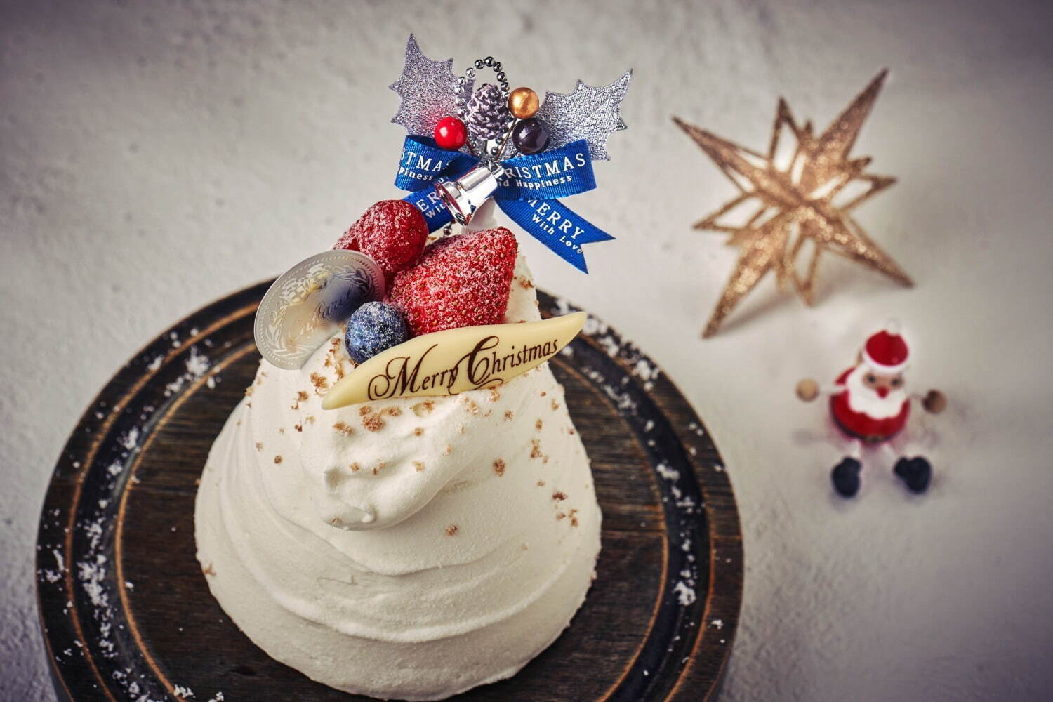 カファレル神戸北野本店のクリスマスケーキ2022、モミの木のハチミツを使用した深紅のケーキ｜写真7
