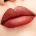 シュウ ウエムラ23年春コスメ、“水面に浮かぶ花々”着想の6色アイパレ＆うるうる桜色リップ｜写真17