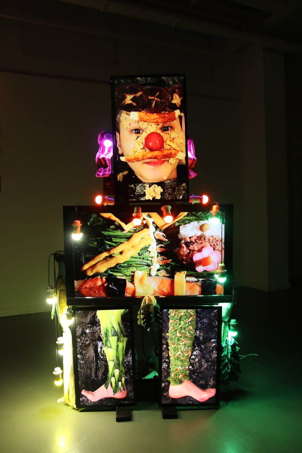 笹岡由梨子《地球から消える》2020-2021年 ビデオインスタレーション 3分8秒 Trafostacja1 (シュチェチン、ポーランド)