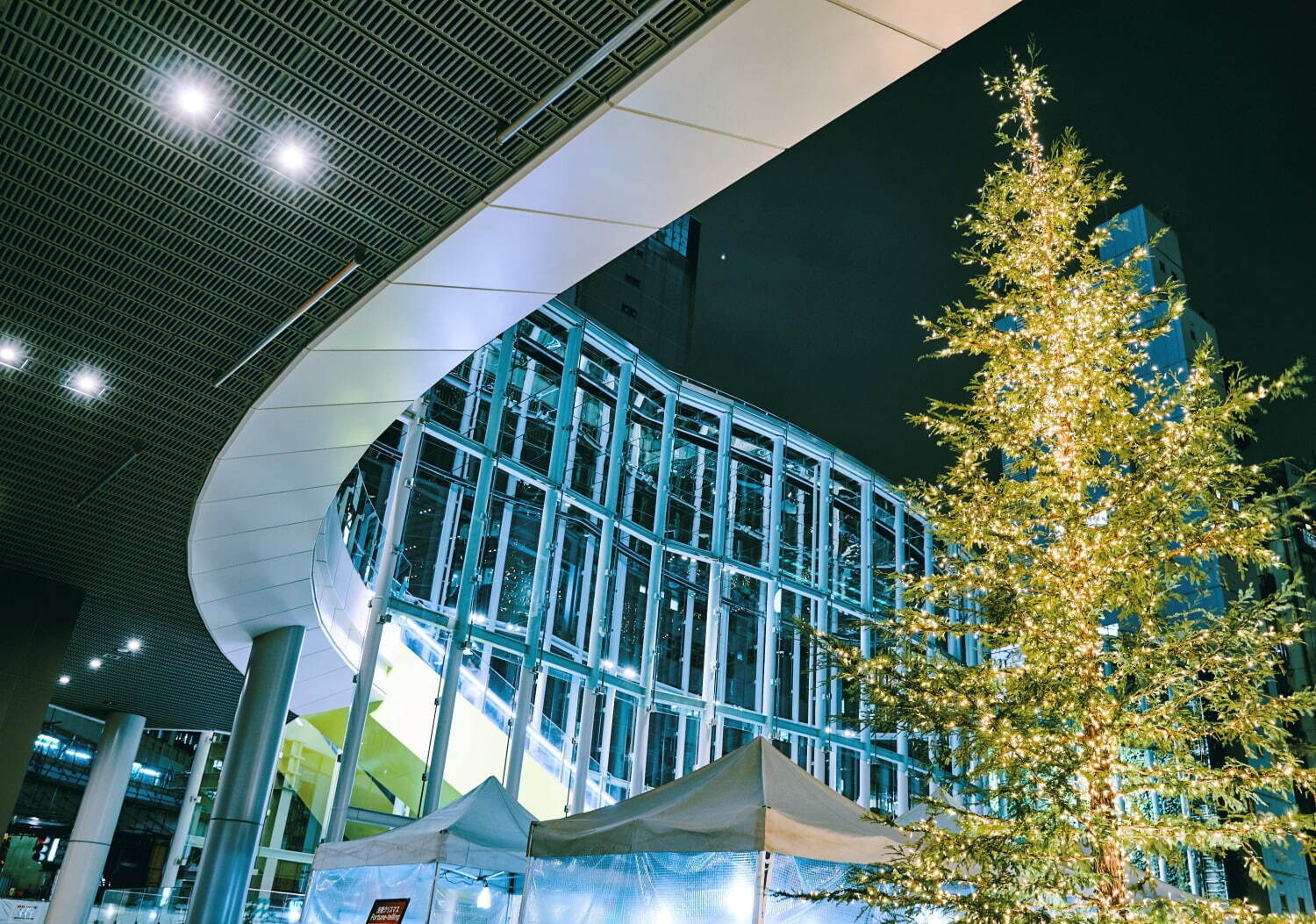 「渋谷ストリーム」でクリスマスマーケット、様々なクリスマスグルメを提供｜写真1