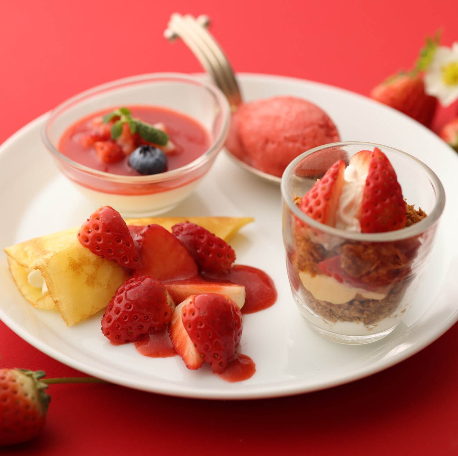 キハチ青山本店“甘酸っぱい苺”アフタヌーンティー、“もちもち食感”の苺クレープなど苺尽くしで｜写真4
