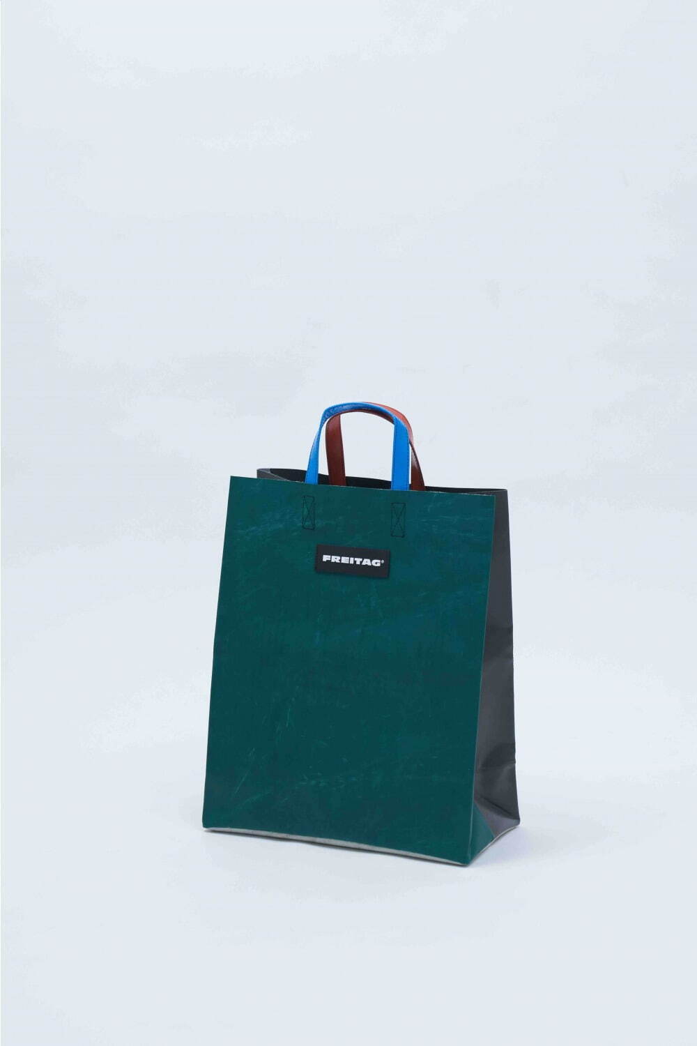 フライターグ×アーバンリサーチ新作バッグ、異なる素材を組み合わせたカラフルなショッパーバッグ｜写真3