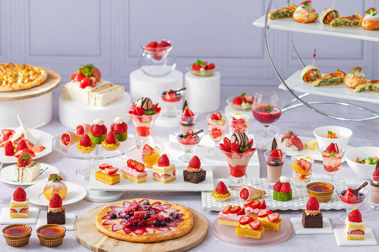 横浜ベイシェラトン ホテル＆タワーズのストロベリースイーツブッフェ、いちご尽くしのスイーツ堪能