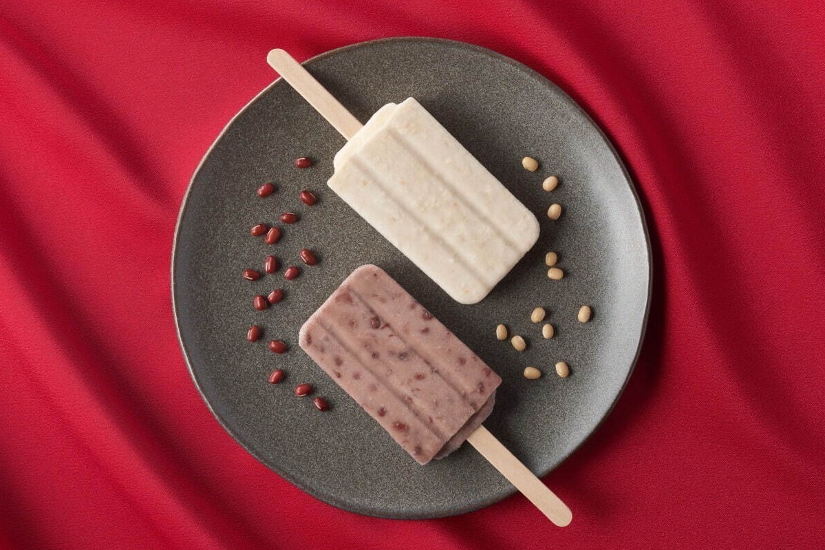 「白あずきバー」希少な白小豆を使用した新作アイス、限定パッケージの「北海道あずきバー」