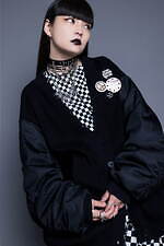 キャンディ ストリッパー、秋元梢コラボの“コラージュプリント”配したロンT＆ゼブラ柄トップス｜写真18