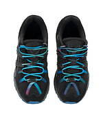 A.P.C.とアシックスのコラボロゴ入りスニーカー、ブルーのタイダイ柄シューレース｜写真6