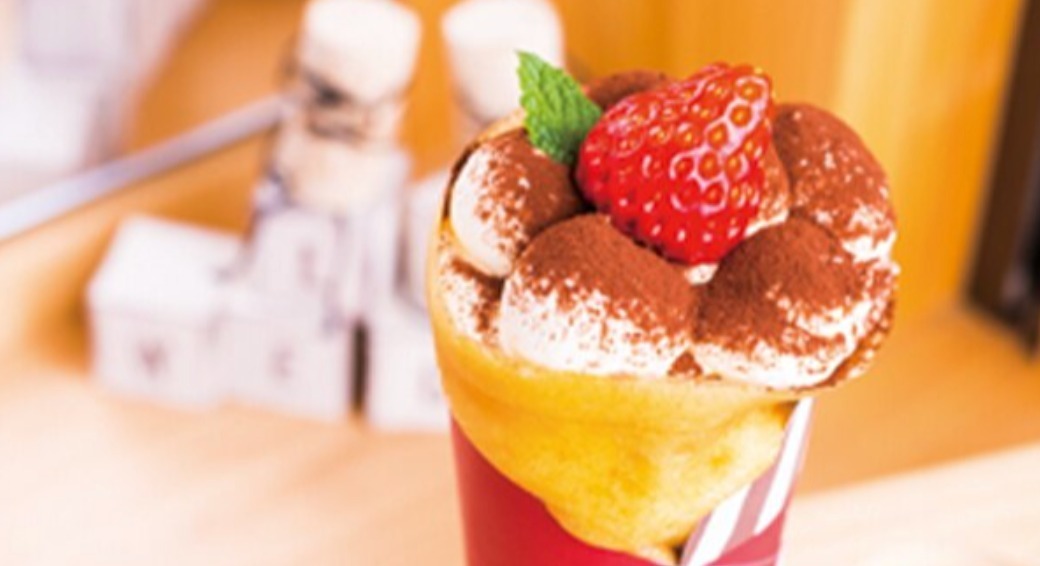 〈Strawberry Crepe Kitchen〉ティラミス×いちごのアイスクレープ 1,100円