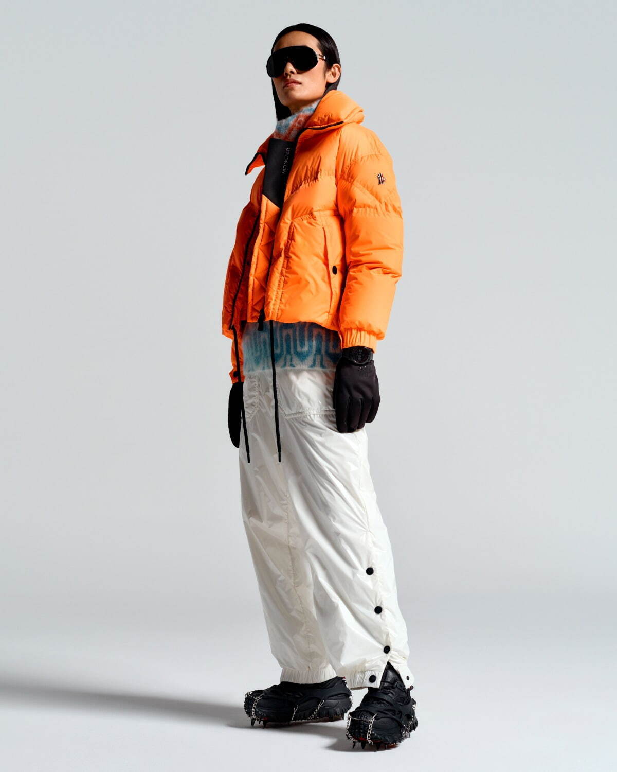 モンクレール グルノーブルの高機能スキーウェア、鮮やか“蛍光オレンジ”のダウンジャケットなど｜写真13