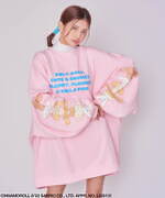 キャンディ ストリッパー×シナモロール、“袖に連なるシナモロール”のビッグスウェットやTシャツ｜写真21