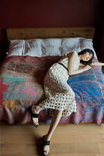 アキラナカ×ステュディオス“色とりどり”のガラスビーズ編み込んだニットやコットンレースドレス｜写真17