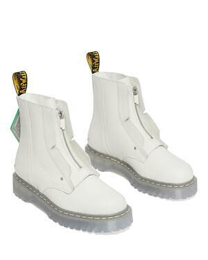 新品 Dr. Martens ホワイトレースアップシューズ - メルカリ