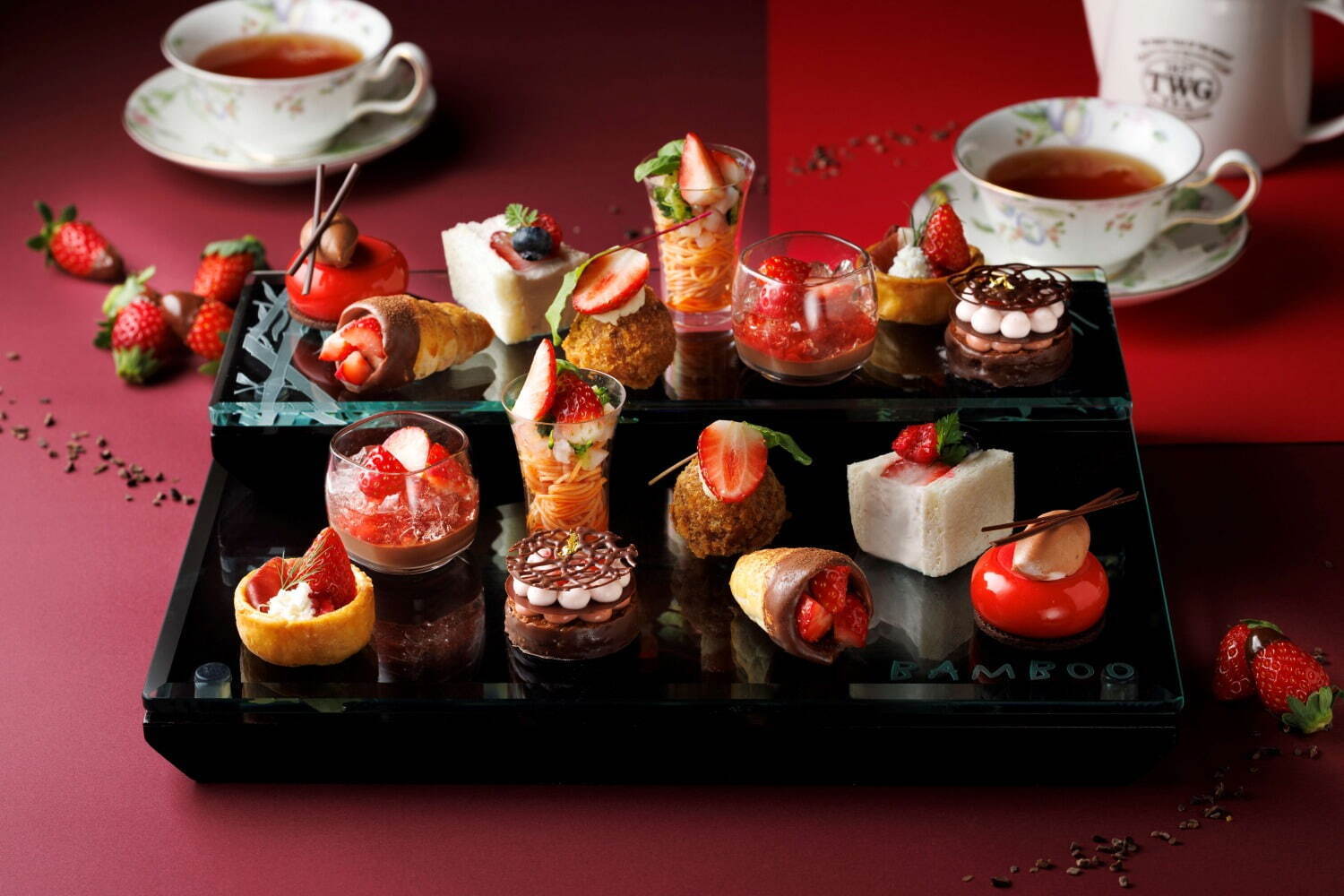シェラトン都ホテル東京”苺×チョコ”のアフタヌーンティー、温かい苺ソースのパフェも｜写真1