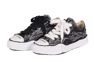 フェノメノン×マスターマインド・ワールド、メゾン ミハラヤスヒロとのタイガーカモ柄スニーカーなど