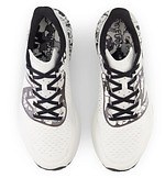 ニューバランス、ソナーポケットeyeronとタッグ“描き書き下ろし”グラフィック入りスニーカー｜写真1