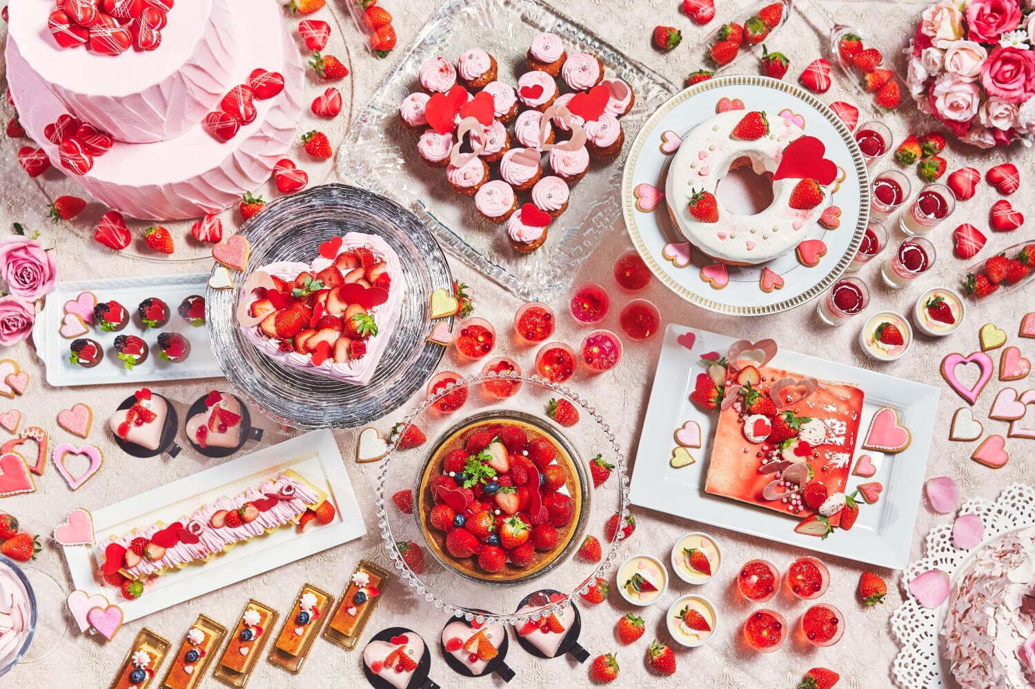 デザートビュッフェ｜真っ赤ないちご×ハートのスイーツブッフェ、結婚式場アートグレイス ウエディングコースト 東京ベイで