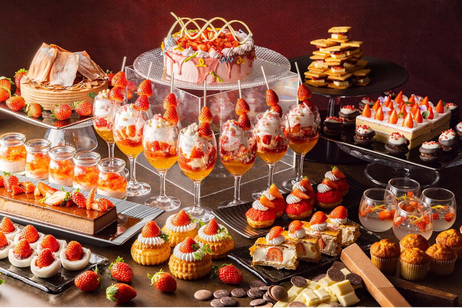 ヒルトン小田原リゾート＆スパの苺スイーツビュッフェ、とろけるいちごムースや苺あんバターサンド