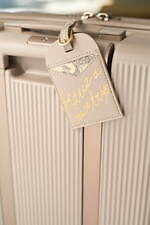 スナイデル×サムソナイトのスーツケース、“トワルドジュイ柄”の内装＆ピンクベージュカラーで｜写真2