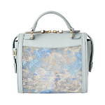 ダイアナ(DIANA) 花を持つ女性 散歩 日傘をさす女｜写真15