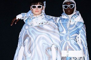 プッチ×フザルプ”カラフル柄”スキースーツ＆ジャケット、絡み合う魚のチャームをセット